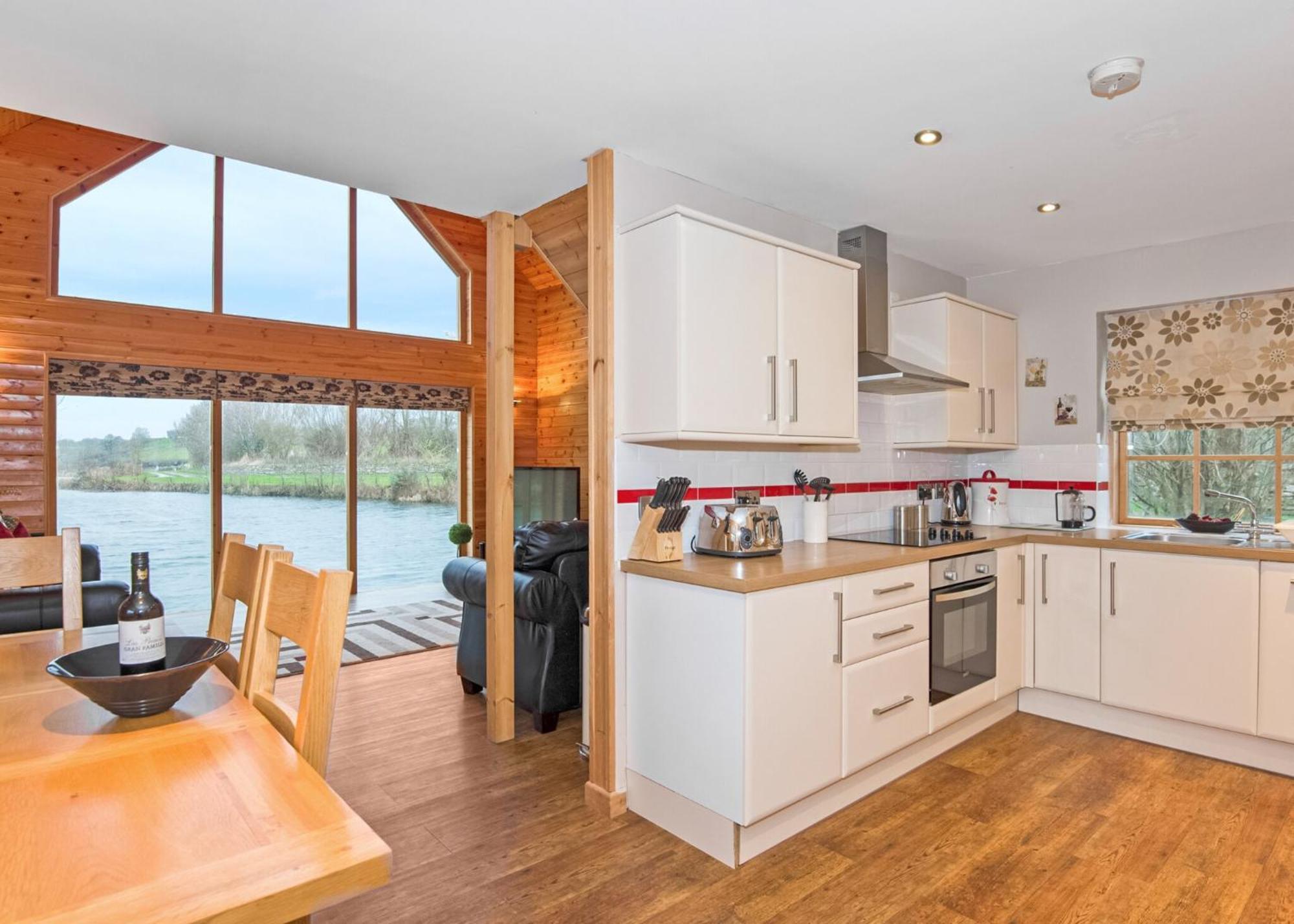 Anglesey Lakeside Lodges Menai Bridge Szoba fotó