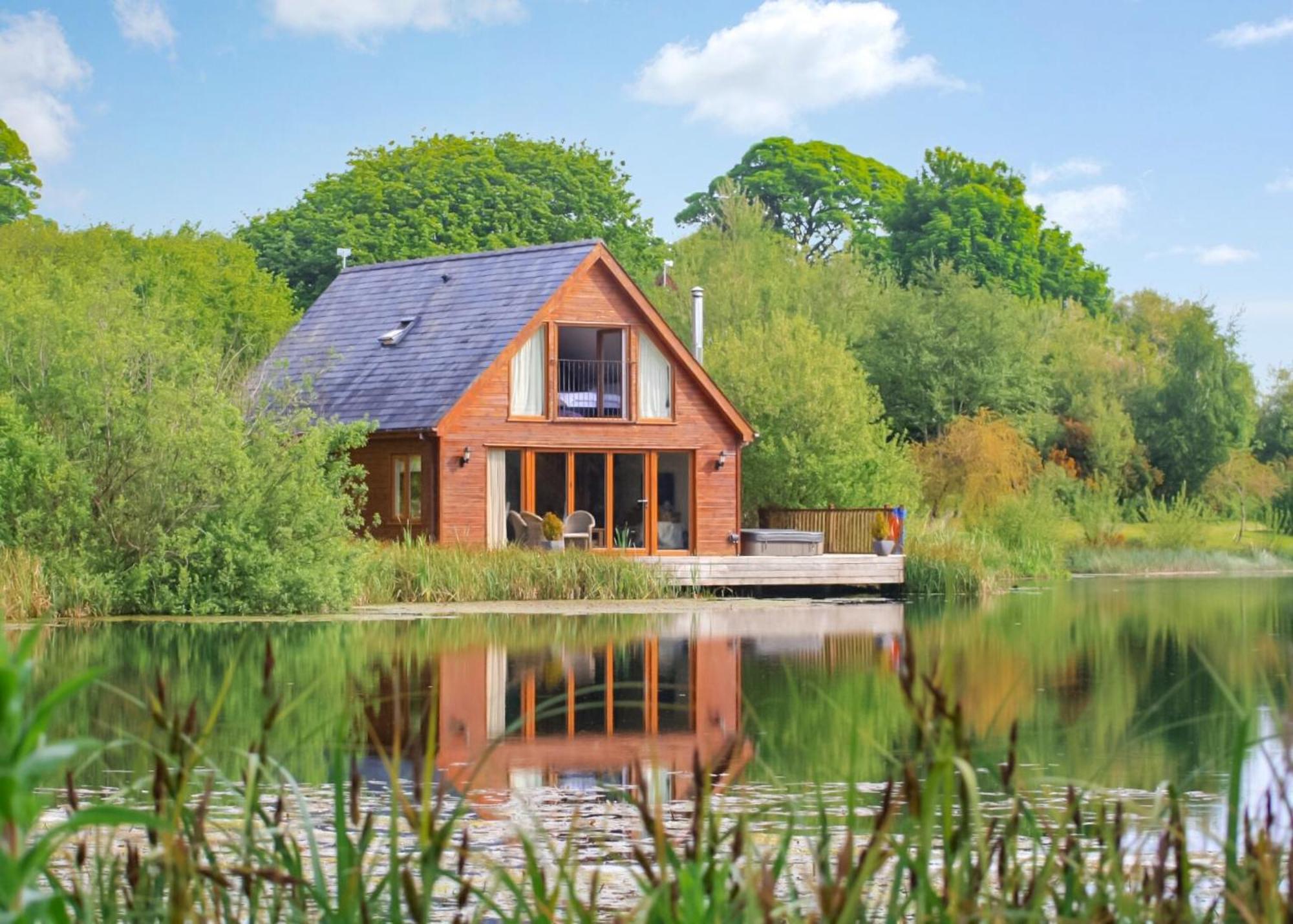Anglesey Lakeside Lodges Menai Bridge Kültér fotó