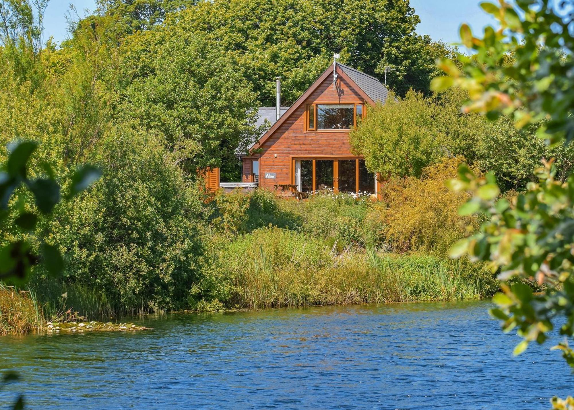 Anglesey Lakeside Lodges Menai Bridge Kültér fotó